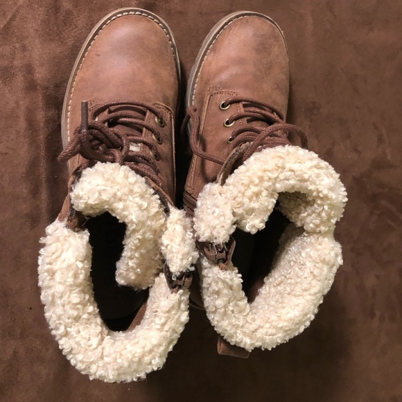 Fergie boots - Picture 4 of 9